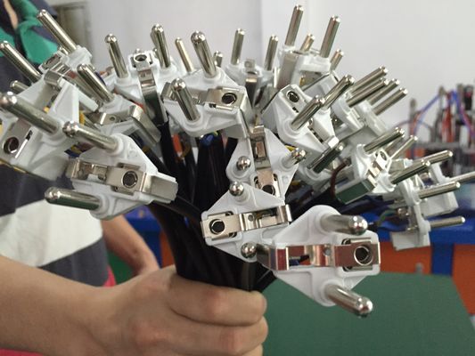 3 Pin Power Cord Making Machine elektrisches Stecker-Selbstkabel-Kräuselungsmaschine